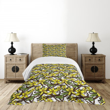 Ornamental Vanilla Flower Bedspread Set