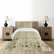 Nostalgic Floral and Romantic Bedspread Set