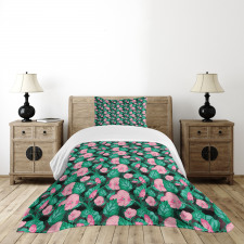 Arrangement of Foliage Bedspread Set