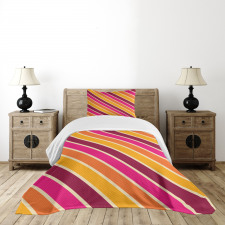 Angled Retro Style Lines Bedspread Set