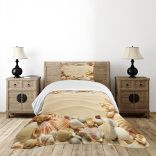 Blurry Ocean Seashells Sandy Bedspread Set