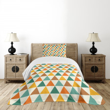 Repeating Retro Triangles Bedspread Set