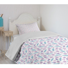 Repeating Pattern of Feather Bedspread Set