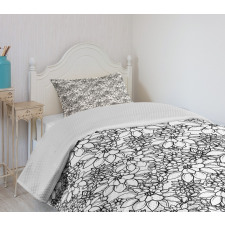 Monotone Graphical Bedspread Set