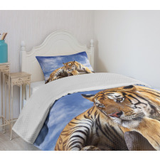 Tiger on Wood Wildlife Bedspread Set