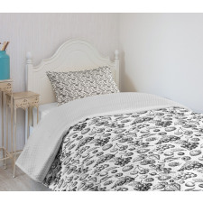 Nostalgic Engraving Berries Bedspread Set