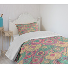 Classic Circular Shape Bedspread Set