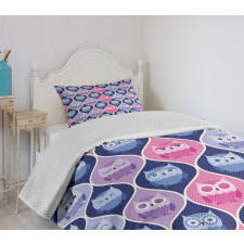 Vertical Sleeping Owls Bedspread Set
