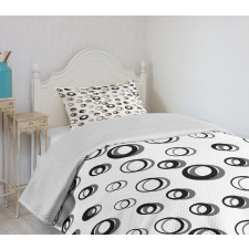 Minimalist Rounds Bedspread Set