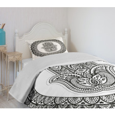 Traditional Art Style Bedspread Set