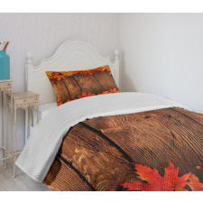 Leaves on the Wooden Board Bedspread Set