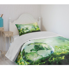Globe in Fresh Forest Bedspread Set