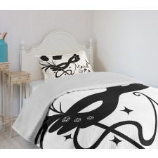 Classic Mask Flowers Bedspread Set