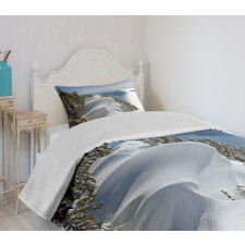 Pacific Ocean Mountains Bedspread Set