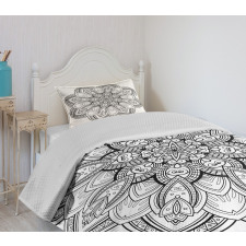 Monochrome Shape Design Bedspread Set