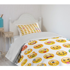 Many Emoticons Aliens Bedspread Set