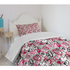 Romantic Random Hearts Bedspread Set