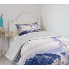 Craggy Peaks Mountains Bedspread Set