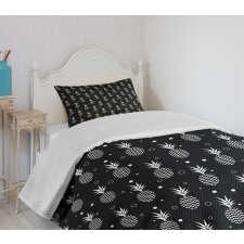 Monochrome Pineapples Bedspread Set