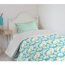 Deformed Shape Daisies Bedspread Set