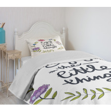 Hand Drawn Wreath Design Bedspread Set