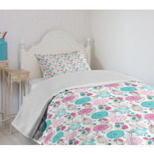 Sketched Tulip Flowers Bedspread Set