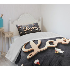 Love Sign Wooden Bedspread Set