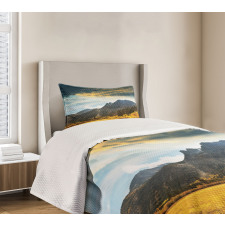 Mountain Grassland Sun Bedspread Set