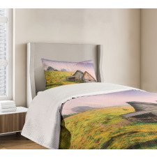 Wooden Houses Mountain Bedspread Set