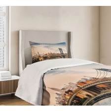 Manhattan Bridge in NYC Bedspread Set