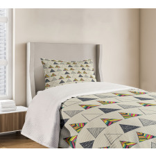 Abstract Triangle Bedspread Set