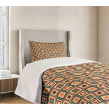 Geometric Rounded Bedspread Set