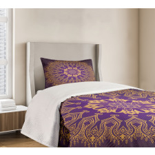 Round Folkloric Pattern Bedspread Set