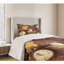 Clocks with Dry Leaves Bedspread Set