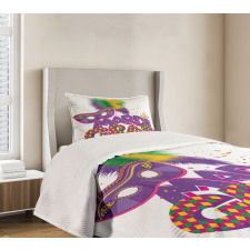 Fluffy Feathers Mask Bedspread Set