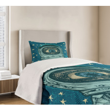 Amazed Astronaut Eye Bedspread Set
