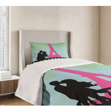 Hand Drawn Couple Kissing Bedspread Set