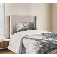 Romantic City and a Kiss Bedspread Set