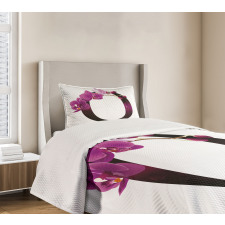 O Alphabet and Orchid Bedspread Set