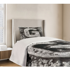 Capital Gothic Effect Bedspread Set