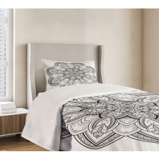Monochrome Shape Design Bedspread Set