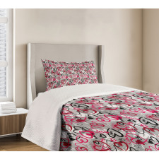 Romantic Random Hearts Bedspread Set