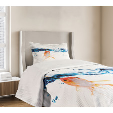 Goldfish Swimming in Water Bedspread Set