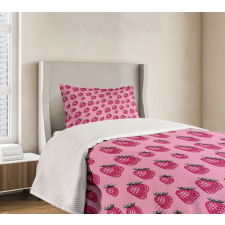 Pop Art Style Strawberry Bedspread Set