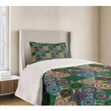 Traditional Vibrant Bedspread Set