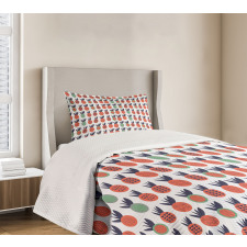 Triangles and Lines Bedspread Set