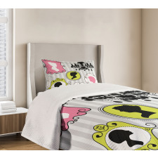 Portrait Frames Bedspread Set