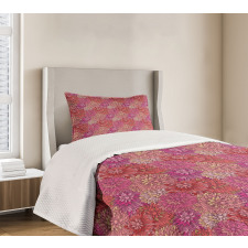 Feminine Blooming Petals Bedspread Set