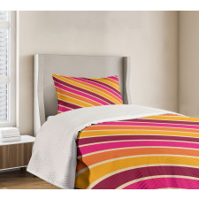 Angled Retro Style Lines Bedspread Set