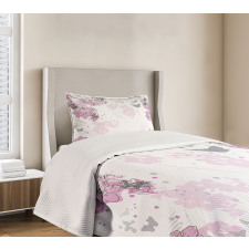 Spring Motif Outline Bedspread Set